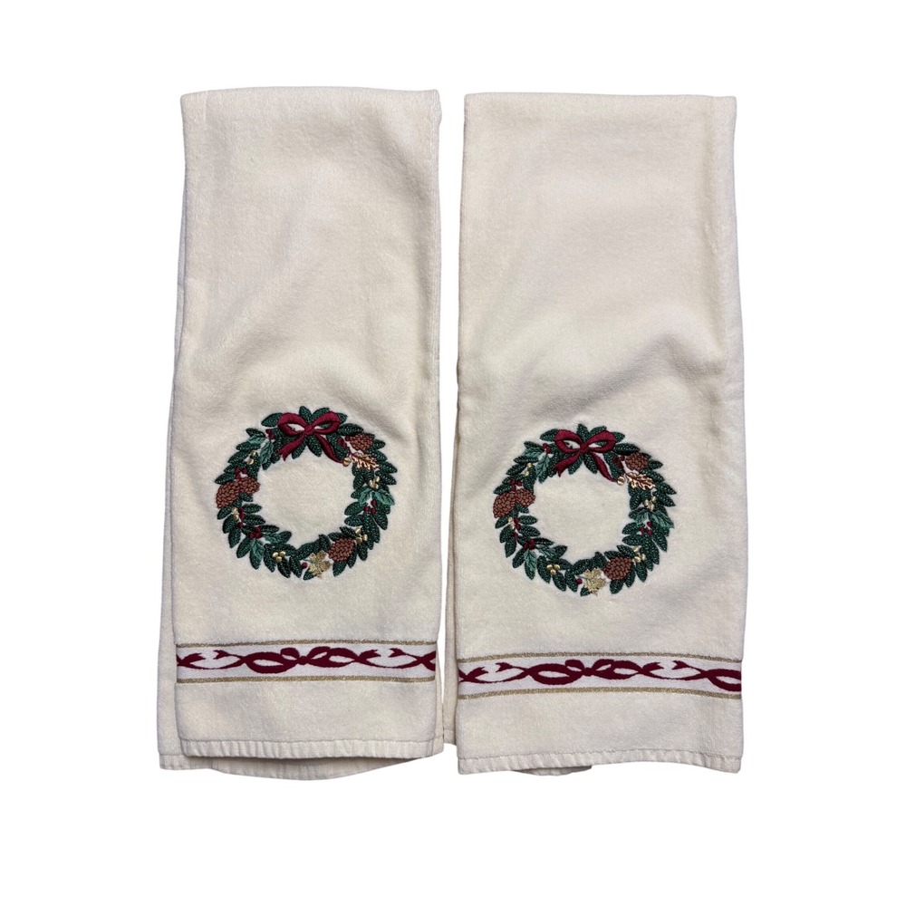 Vintage Christmas Bath Towels 46x25 Set of 2 Embroidered Wreath Cotton Cream